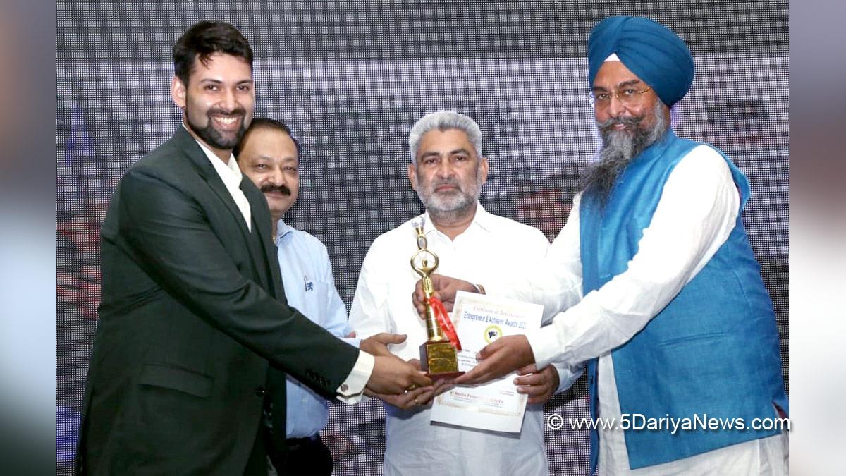 Kultar Singh Sandhwan, AAP, Aam Aadmi Party, AAP Punjab, Aam Aadmi Party Punjab, Sikhlens Film Festival India, Ojaswwee Sharma, Achiever Award, Lal Chand, Lal Chand Kataruchak