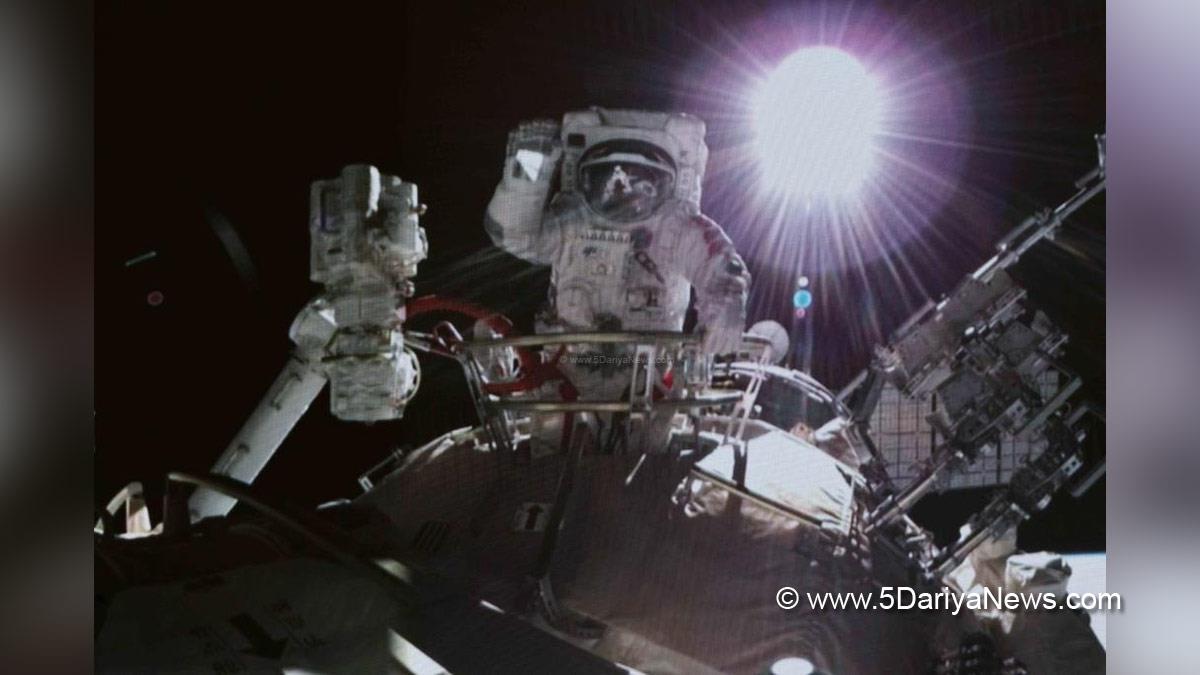 NASA suspends routine spacewalks due to leaky spacesuit helmet - 5 Dariya News