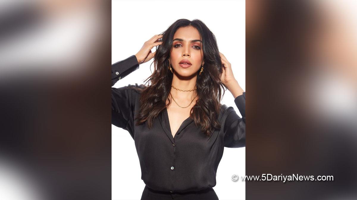 Web Series, Entertainment, Mumbai, Actress, Actor, Mumbai News, The Broken News, Shriya Pilgaonkar