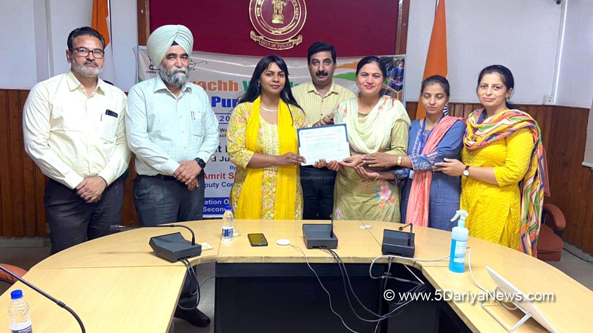 DC Ferozepur, Deputy Commissioner Ferozepur, Ferozepur, Amrit Singh