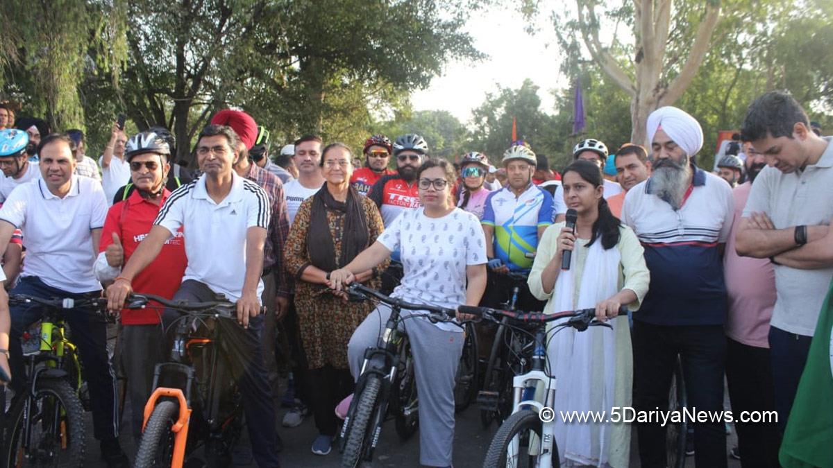 DC Ludhiana, Surabhi Malik, Ludhiana, Deputy Commissioner Ludhiana, World Bicycle Day, Cycle Rally