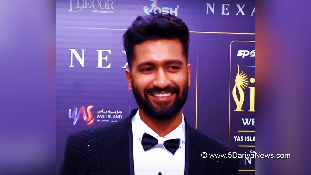 Vicky Kaushal, Bollywood, Entertainment, Mumbai, Actor, Cinema, Hindi Films, Movie, Mumbai News, Kriti Sanon, Bollywood, Entertainment, Mumbai, Actress, Cinema, Hindi Films, Movie, Mumbai News, Heroine, IIFA Awards, IIFA Awards 2022