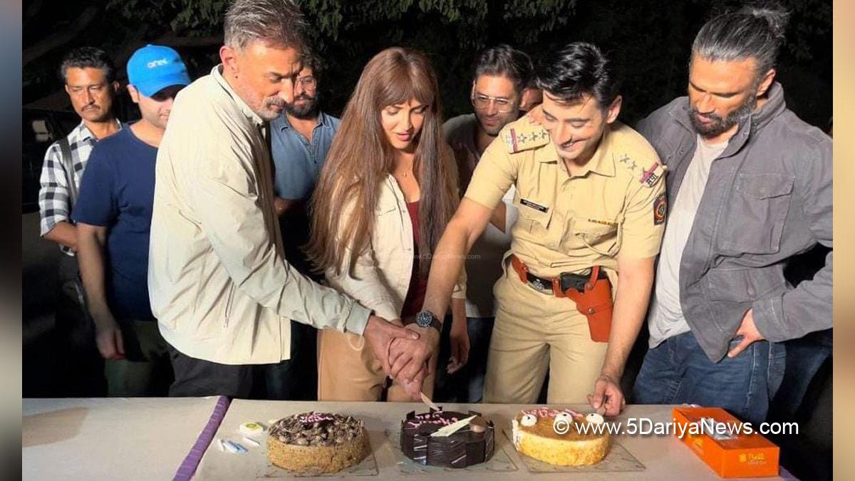 Bollywood, Entertainment, Mumbai, Actor, Cinema, Hindi Films, Movie, Mumbai News, Suniel Shetty, Invisible Woman
