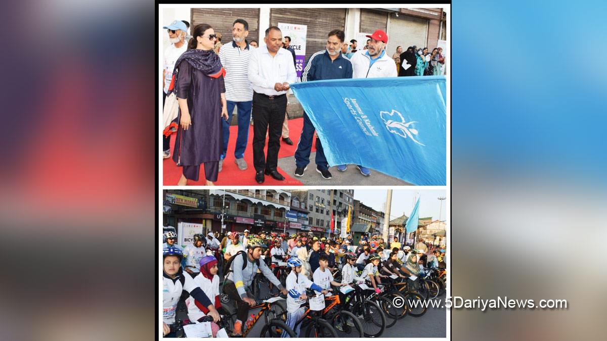 DDC Kashmir, Pandurang Kondbara Pole, Divisional Commissioner Kashmir, Srinagar, Jammu, Kashmir, Jammu And Kashmir, Jammu & Kashmir, World Bicycle Rally