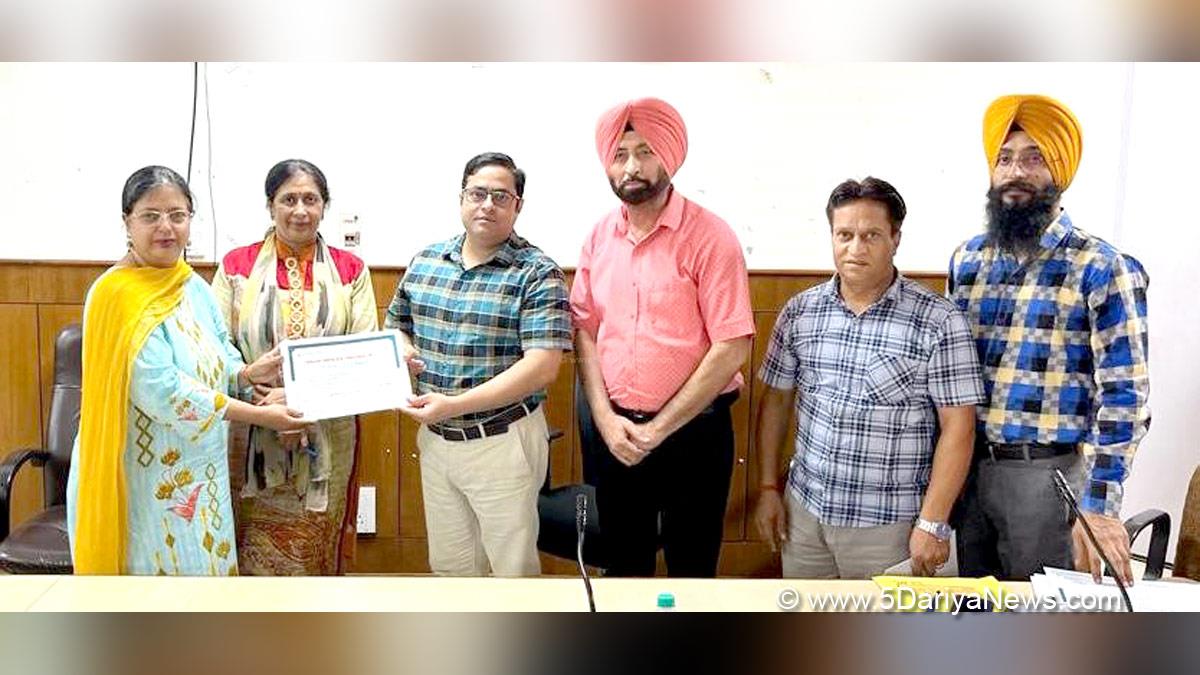 DC Kapurthala, Vishesh Sarangal, Deputy Commissioner Kapurthala, Kapurthala, Swachh vidyalaya Purskar-2022
