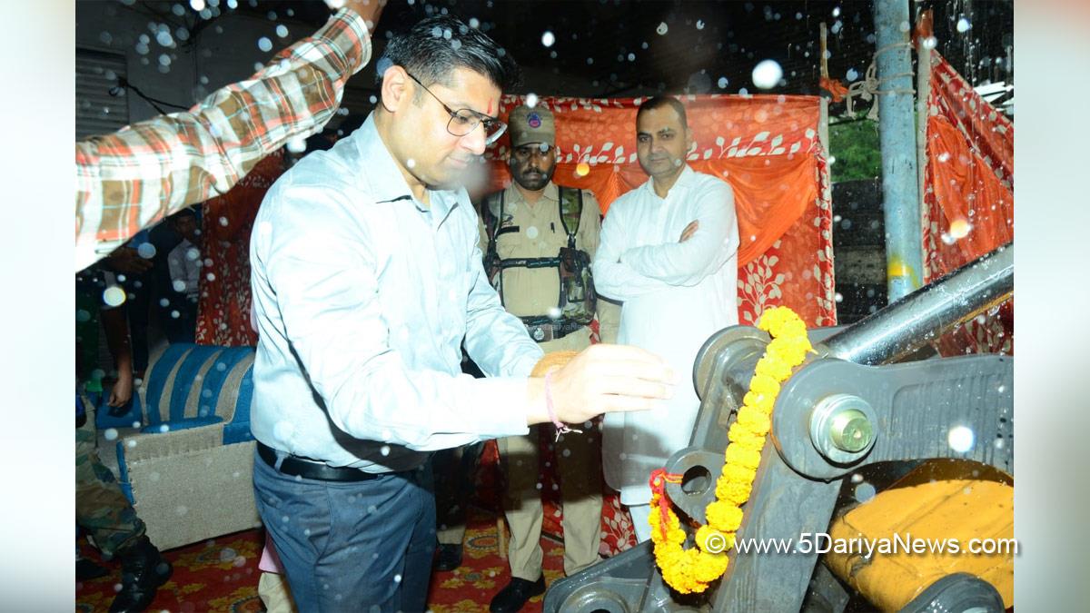 DDC Rajouri, District Development Commissioner Rajouri, Vikas Kundal, Rajouri, Kashmir, Jammu And Kashmir, Jammu & Kashmir, Assistant Commissioner Defence, Saleem Qureshi