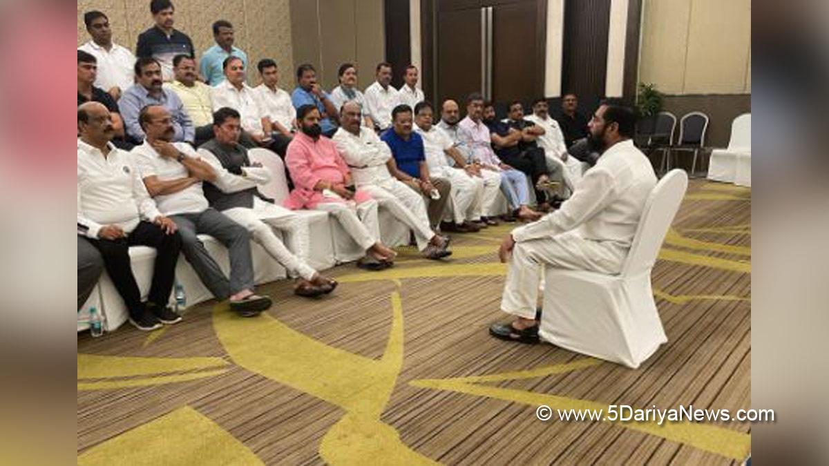 Uddhav Thackeray , Maharashtra Chief Minister , Maharashtra Political Crisis , Political Crisis , Election Special , Shiv Sena , Eknath Shinde , Eknath Shinde News , Maharashtra Political Crisis Update , Uddhav Thackeray Government News , Uddhav Thackeray News , Radisson Blu Luxury Hotel , Radisson Blu Luxury Hotel News