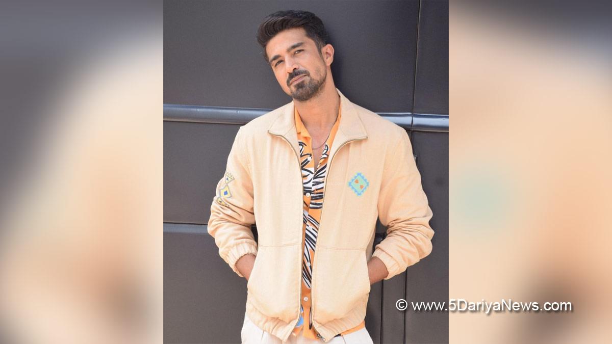 Bollywood, Entertainment, Mumbai, Actor, Cinema, Hindi Films, Movie, Mumbai News, Saqib Saleem, Shah Rukh Khan