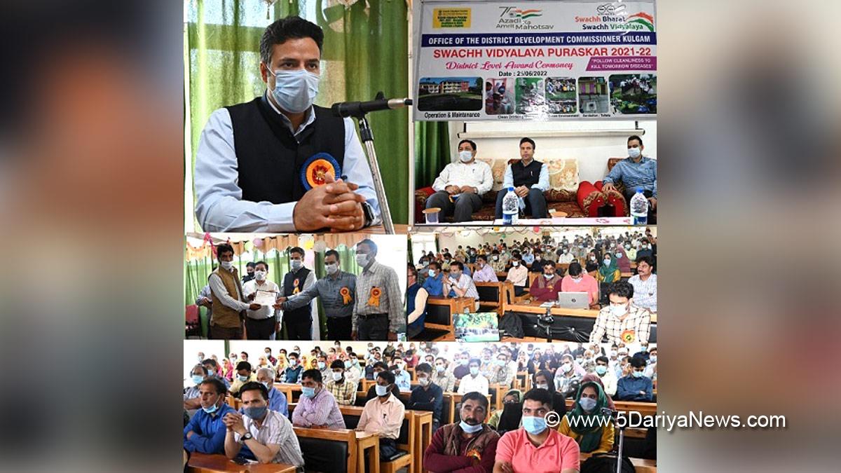 Deputy Commissioner Kulgam, Dr. Bilal Mohi-Ud-Din Bhat, Kulgam, Kashmir, Jammu And Kashmir, Jammu & Kashmir, Swachh Vidyalaya Puraskar, SVP