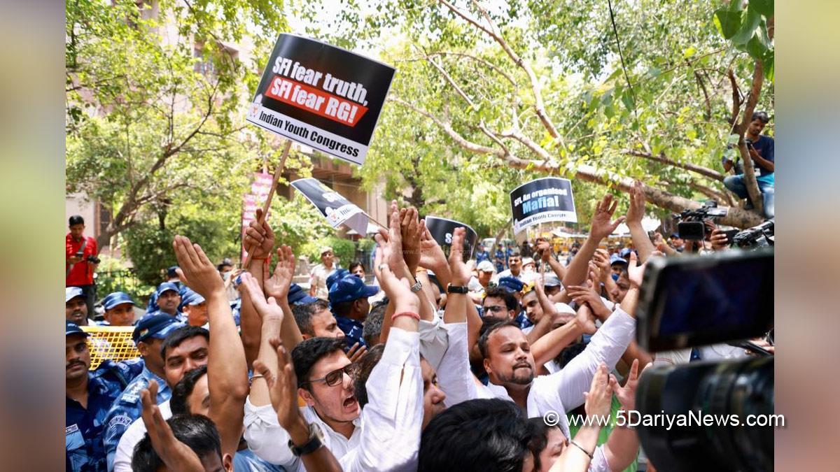 Protest, Agitation, Demonstration, Strike, Congress, Indian Youth Congress, Rahul Gandhi, Wayanad Office