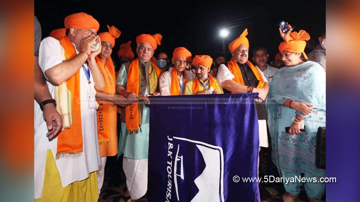Manoj Sinha, Lieutenant Governor J&K, Raj Bhavan, Jammu, Srinagar, Kashmir, Jammu And Kashmir, Jammu & Kashmir, Shri Amarnath Ji Yatra, Shri Amarnathji Yatra 2022, Amarnathji Yatra, Amarnathji Yatra 2022, Shri Amarnath Ji Pilgrimage, Shri Amarnathji Shrine Board, SASB, SANJY-2022,Devender Singh Rana