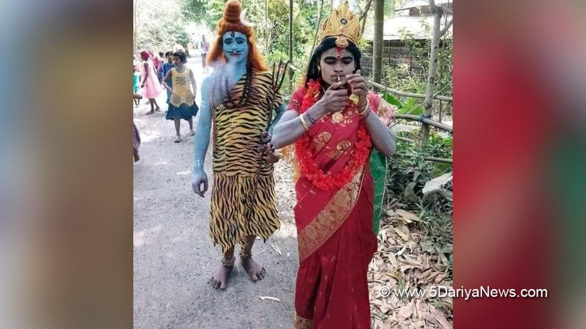 Leena Manimekalai , Leena Manimekalai Tweet , Leena Manimekalai Latest Tweet , Leena Manimekalai Latest News , Kaali Movie Poster Dispute , Leena Manimekalai Movie Crisis , Kaali Movie Crisis , #ArrestLeenaManimekalai