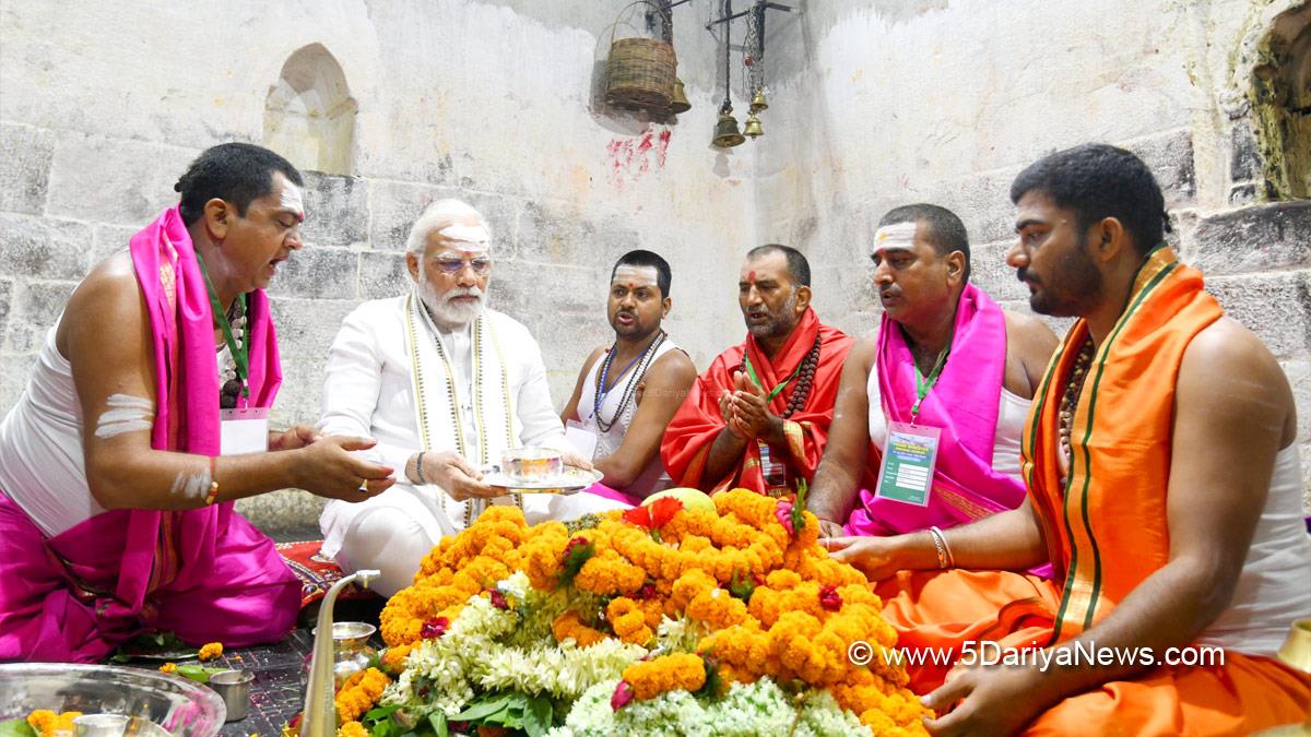 Narendra Modi, Modi, BJP, Bharatiya Janata Party, Prime Minister of India, Prime Minister, Narendra Damodardas Modi, Baba Baidyanath Dham, Deoghar, Jharkhand