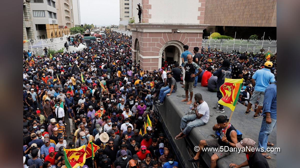 Protest, Agitation, Demonstration, Strike, Sri Lankan Police, Tear Gas, Prime Ministers Office