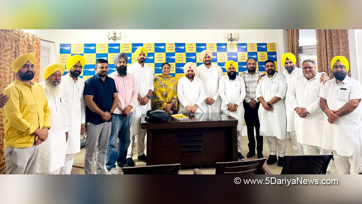 In this meeting Dr. Sunny Ahluwalia, Rajwinder Kaur Thiara, Shaminder Singh Khinda, Aman Singh Mohi, Navjot Singh Jarg, Mangal Singh, Baljit Singh Khaira, Rajiv Kumar and Rakesh Puri were present.