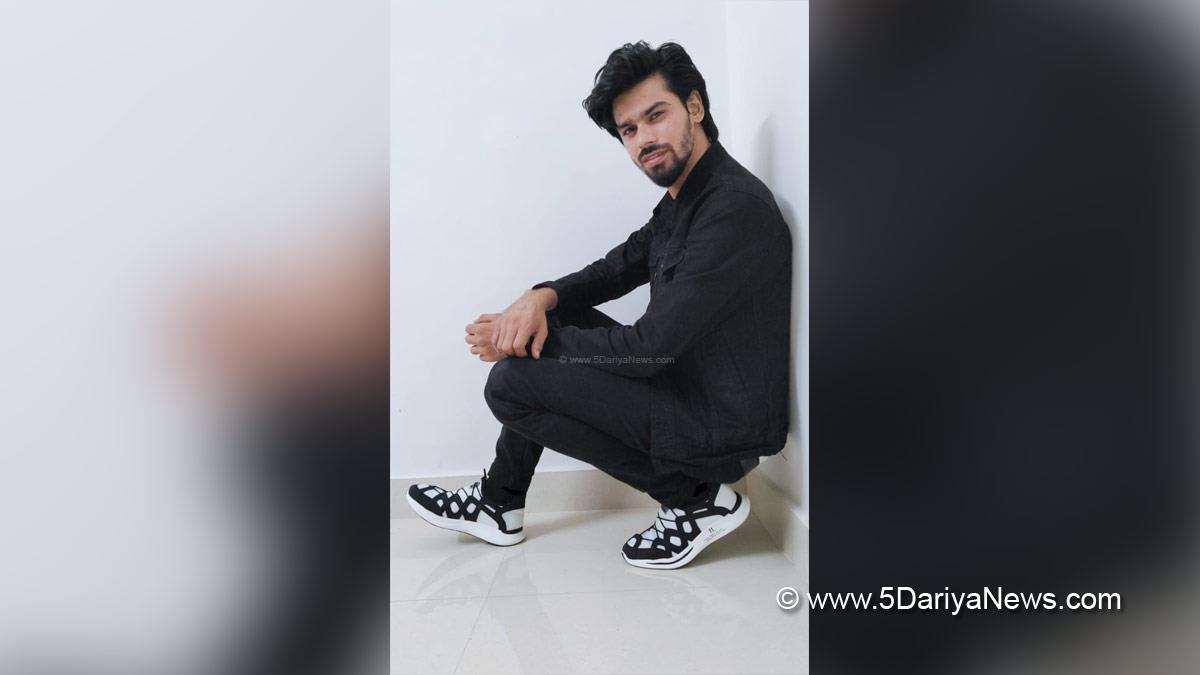 Bollywood, Entertainment, Mumbai, Actor, Cinema, Hindi Films, Movie, Mumbai News, Raj Qushal, Jaadugar, Arushi Sharma, Javed Jaaferi, Jitendra Kumar