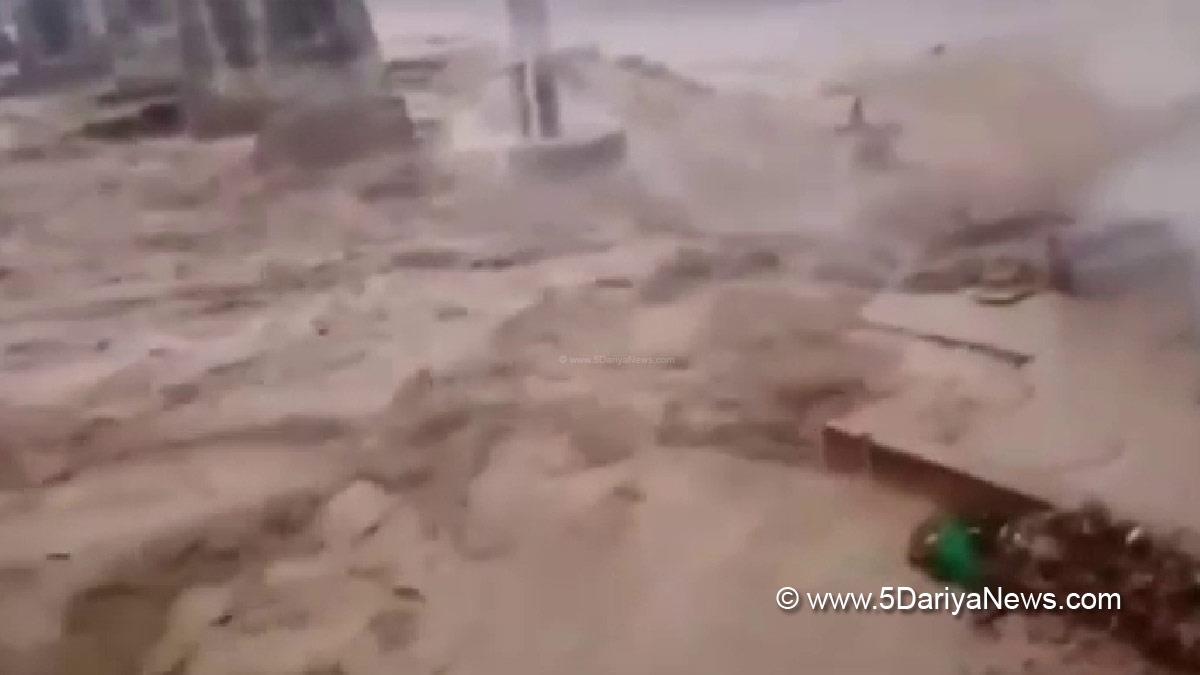 Weather, Kangra, Heavy Rain, Himachal Pradeah, Chakki River Collapsed