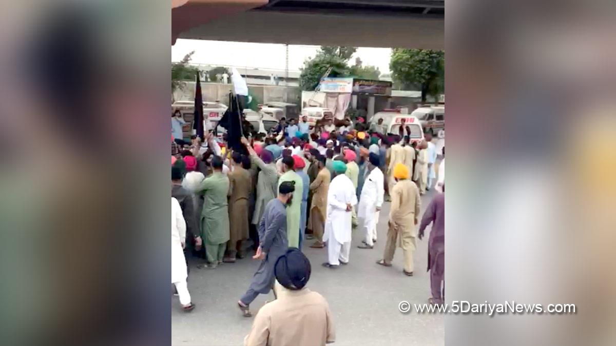 Crime News World, Police, Crime News, Protest, Sikh Woman, Khyber Pakhtunkhwa, Peshawar, Pakistan, Dina Kumari, Sanat Singh 