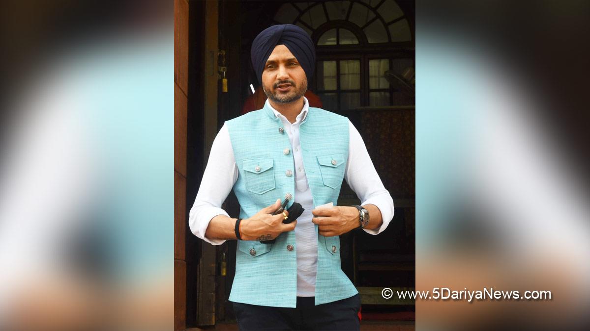 Sports News, Cricket, Cricketer, Player, Bowler, Batsman, Road Safety World Series, Road Safety World Series Season 2, Harbhajan Singh
