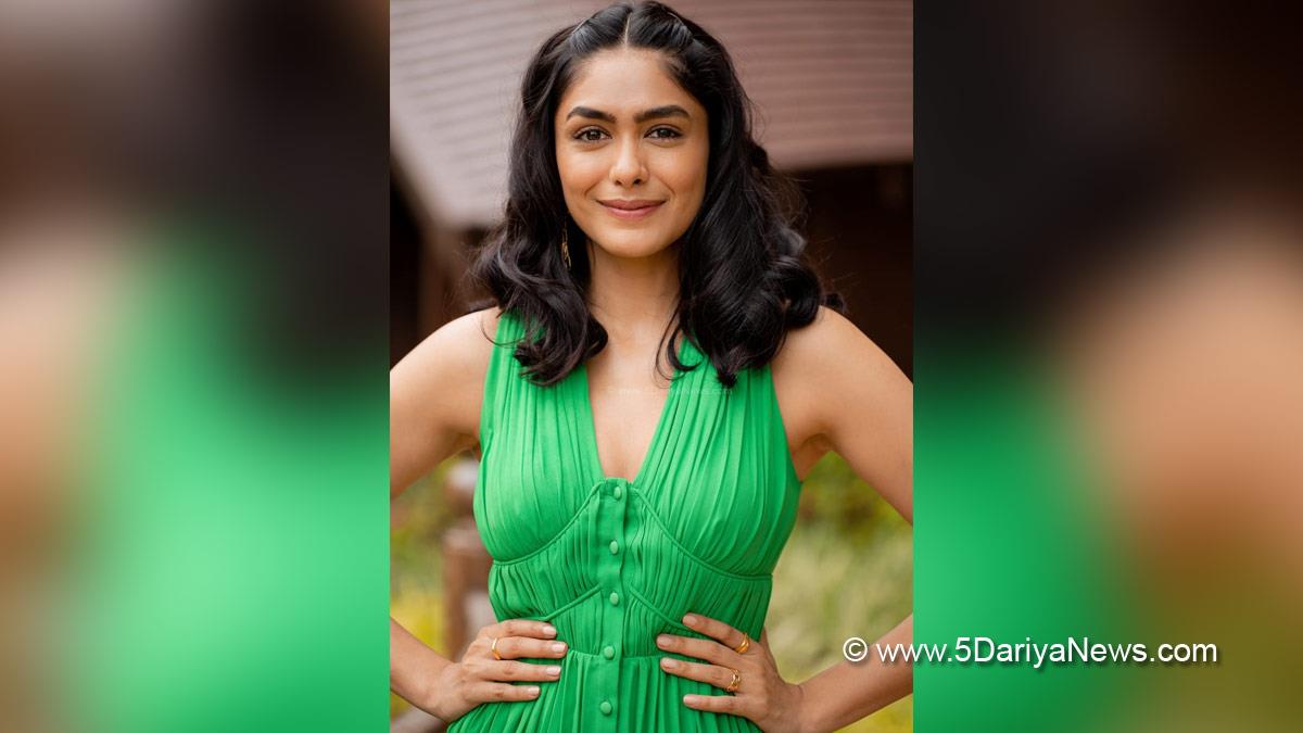 Bollywood, Entertainment, Mumbai, Actor, Actress, Cinema, Hindi Films, Movie, Mumbai News, Heroine, Mrunal Thakur