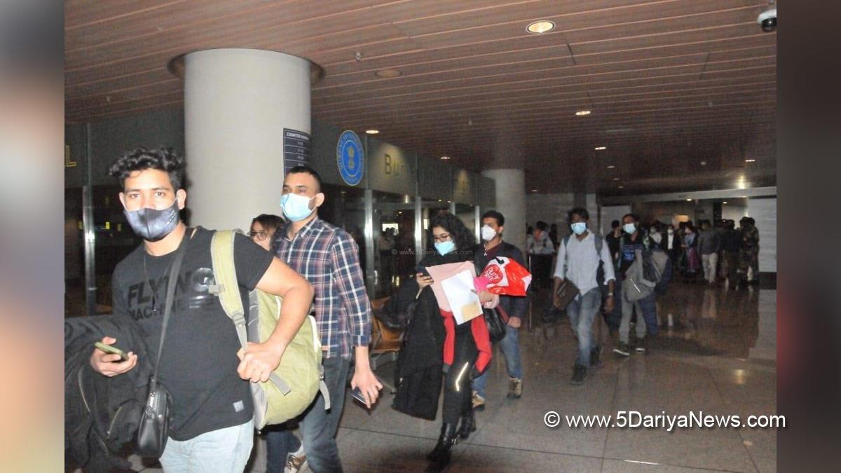Khas Khabar, Mumbai, Chhatrapati Shivaji Maharaj International Airport, CSMIA, Mumbai Airport, Mumbai Airport Passengers