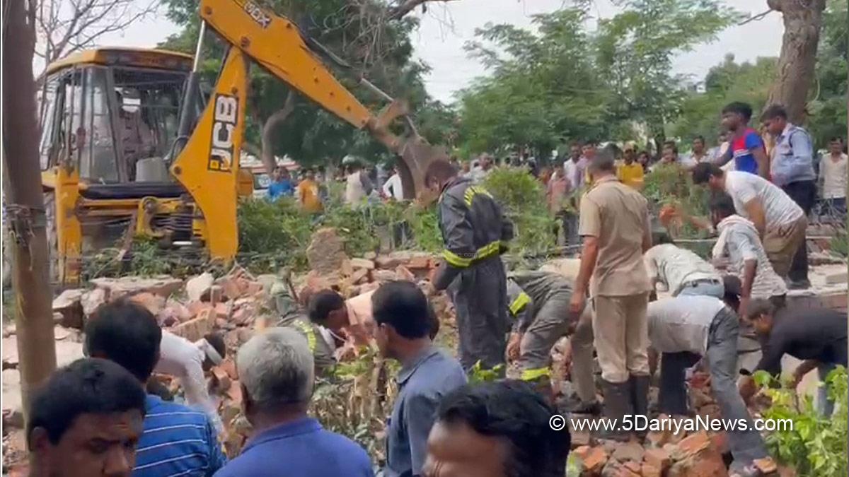 Hadsa, Noida, Noida News, Noida News Today, Noida Wall Collapse, Noida Wall Collapse News, Noida Wall Collapse News Today, Wall Collapse Noida, Wall Collapse Noida News