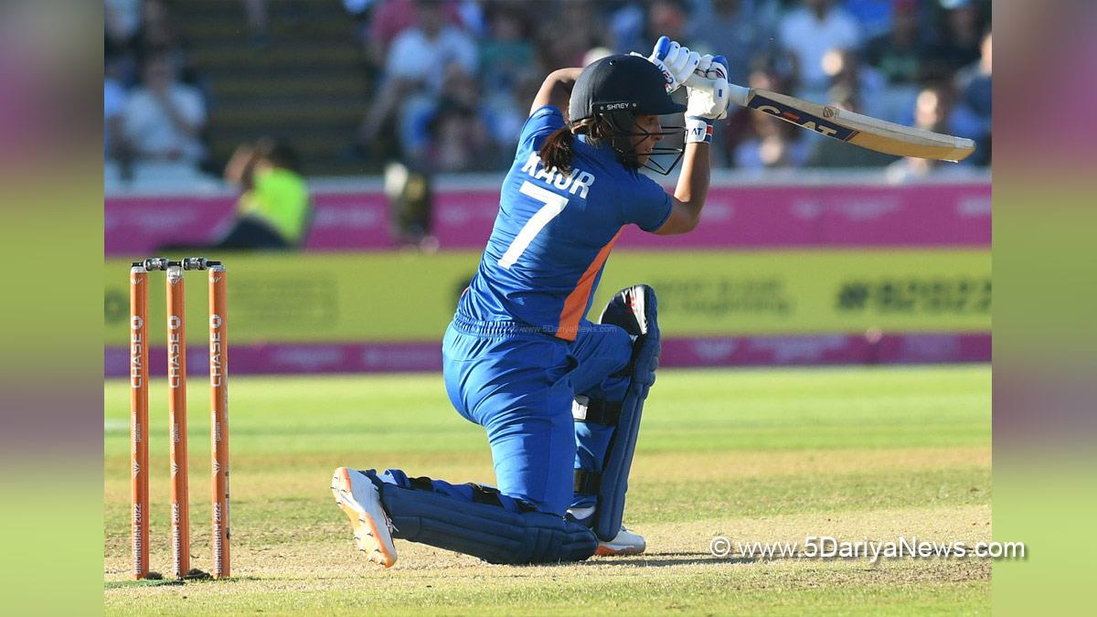 Sports News, Cricket, Cricketer, Player, Bowler, Batswomen, Harmanpreet Kaur, ENG v IND, ODI Series
