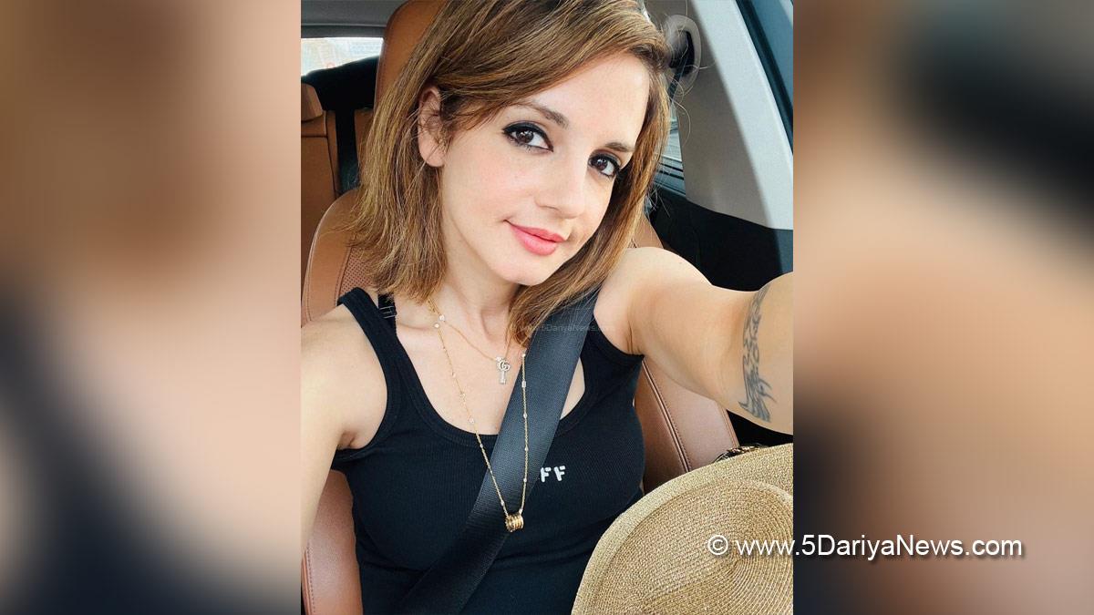Bollywood, Entertainment, Mumbai, Actor, Actress, Cinema, Hindi Films, Movie, Mumbai News, Heroine, Sussanne Khan, Hrithik Roshan, Vikram Vedha