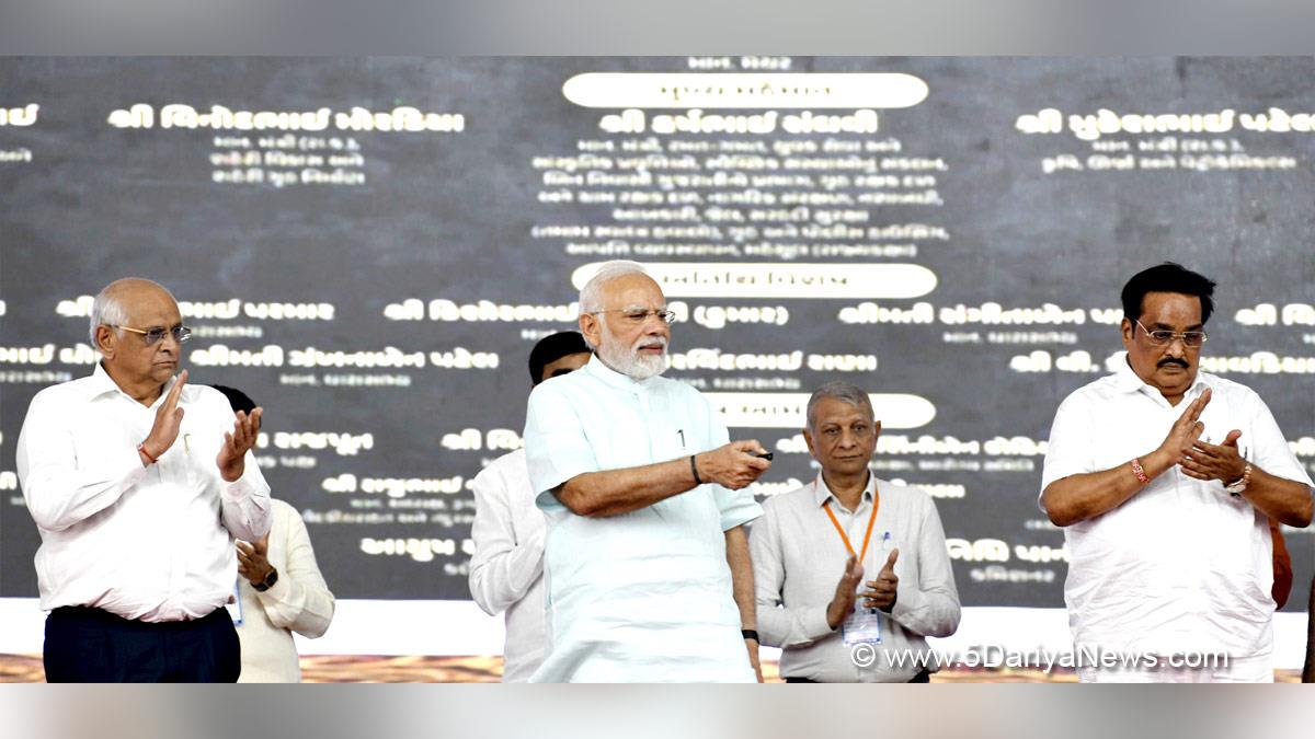 Narendra Modi, Modi, BJP, Bharatiya Janata Party, Prime Minister of India, Prime Minister, Narendra Damodardas Modi, Bhupendra Patel, Surat, Diamond Research and Mercantile, DREAM, Biodiversity Park