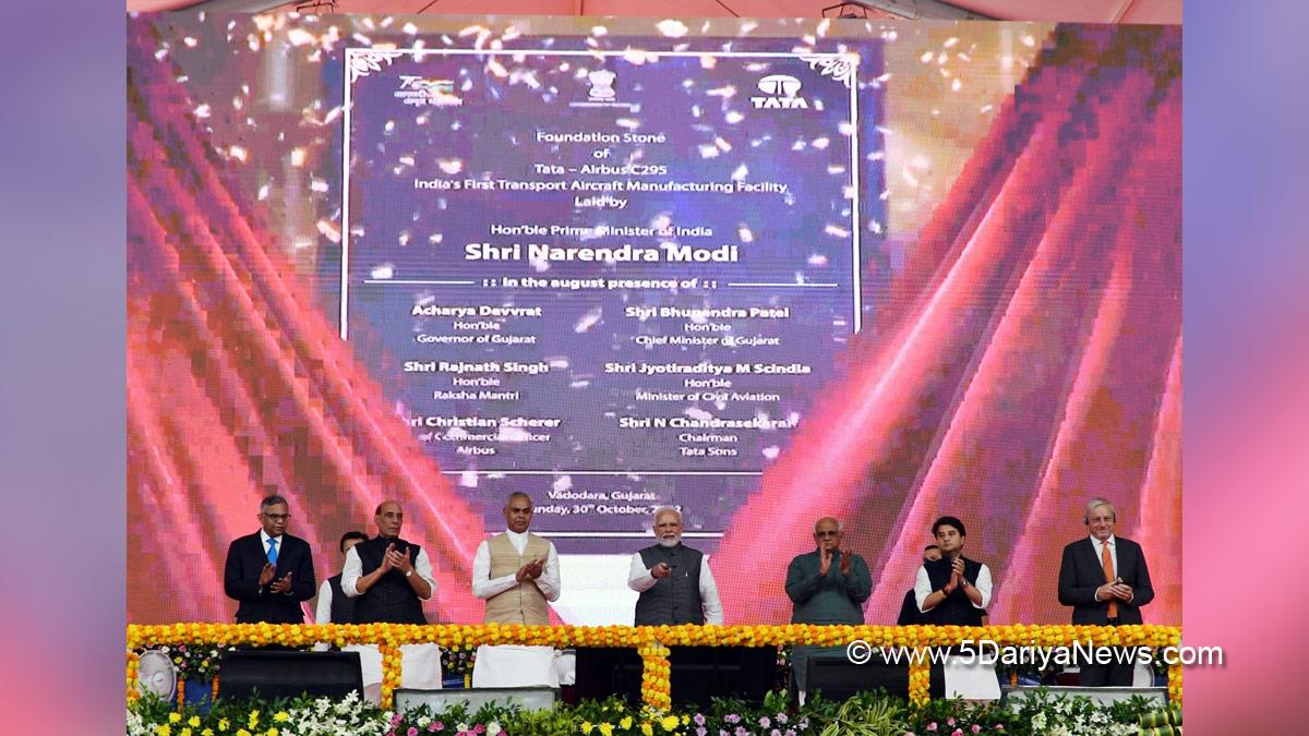 Narendra Modi, Modi, BJP, Bharatiya Janata Party, Prime Minister of India, Prime Minister, Narendra Damodardas Modi, Indian Air Force, IAF, C 295 Transport Aircraft, Vadodara