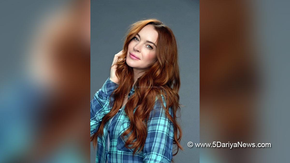 Hollywood, Los Angeles, Actress, Actor, Cinema, Movie, Lindsay Lohan, Falling for Christmas