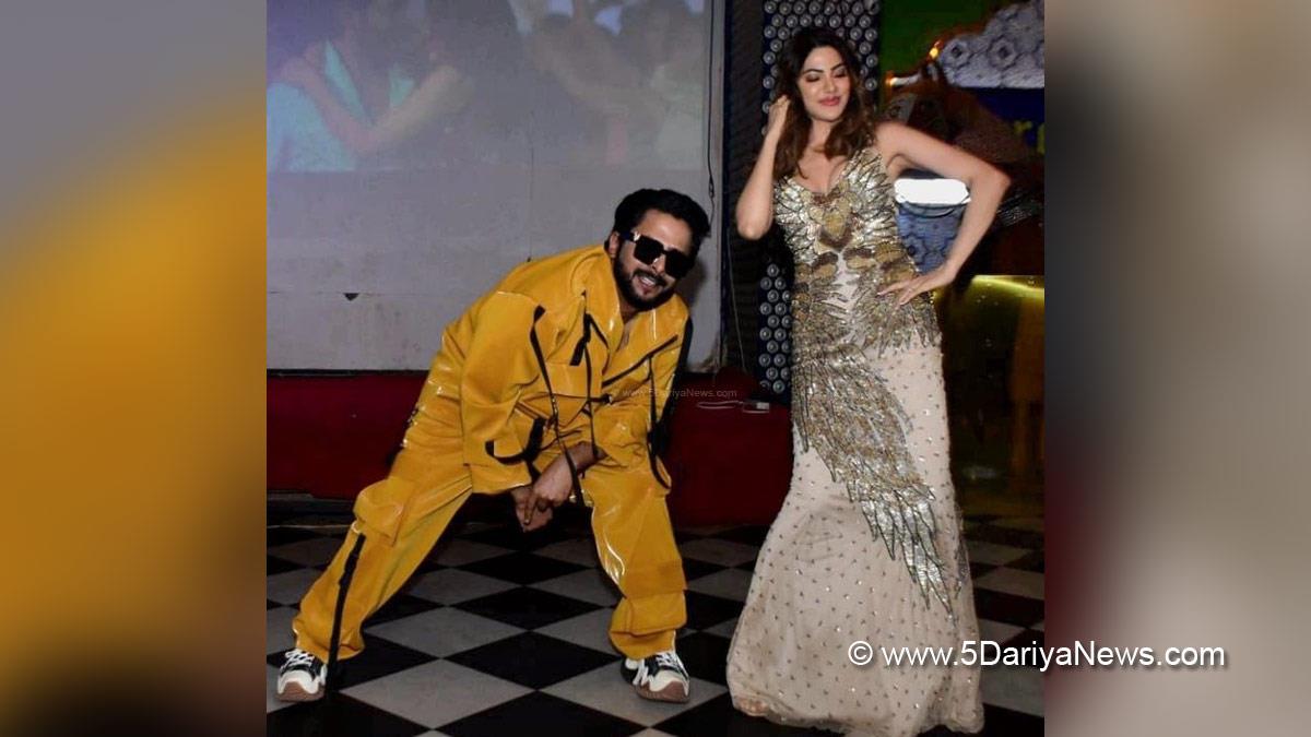 Music, Entertainment, Mumbai, Singer, Song, Mumbai News, Nikki Tamboli, Chhori, Tanmay Singh