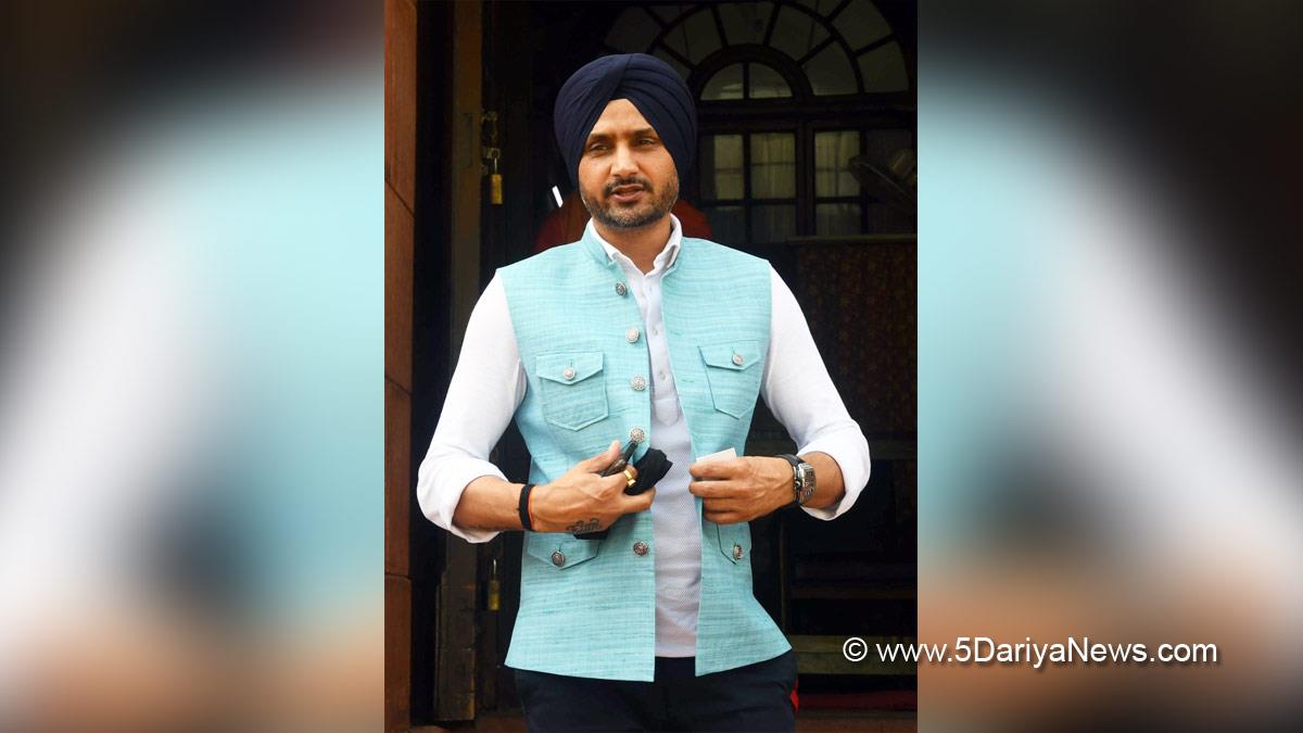 Sports News, Cricket, Cricketer, Player, Bowler, Batsman, IPL, IPL 2023, Kieron Pollard, Harbhajan Singh, Mumbai Indians
