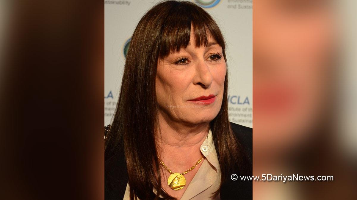 Hollywood, Los Angeles, Actress, Actor, Cinema, Movie, Anjelica Huston, John Wick, Ballerina,  Ana De Armas