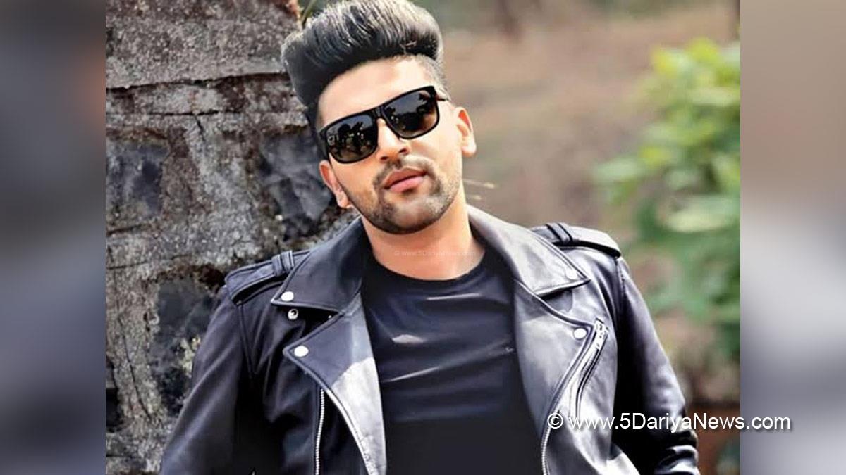 Music, Entertainment, Mumbai, Singer, Song, Mumbai News, Guru Randhawa, Amitabh Bachchan