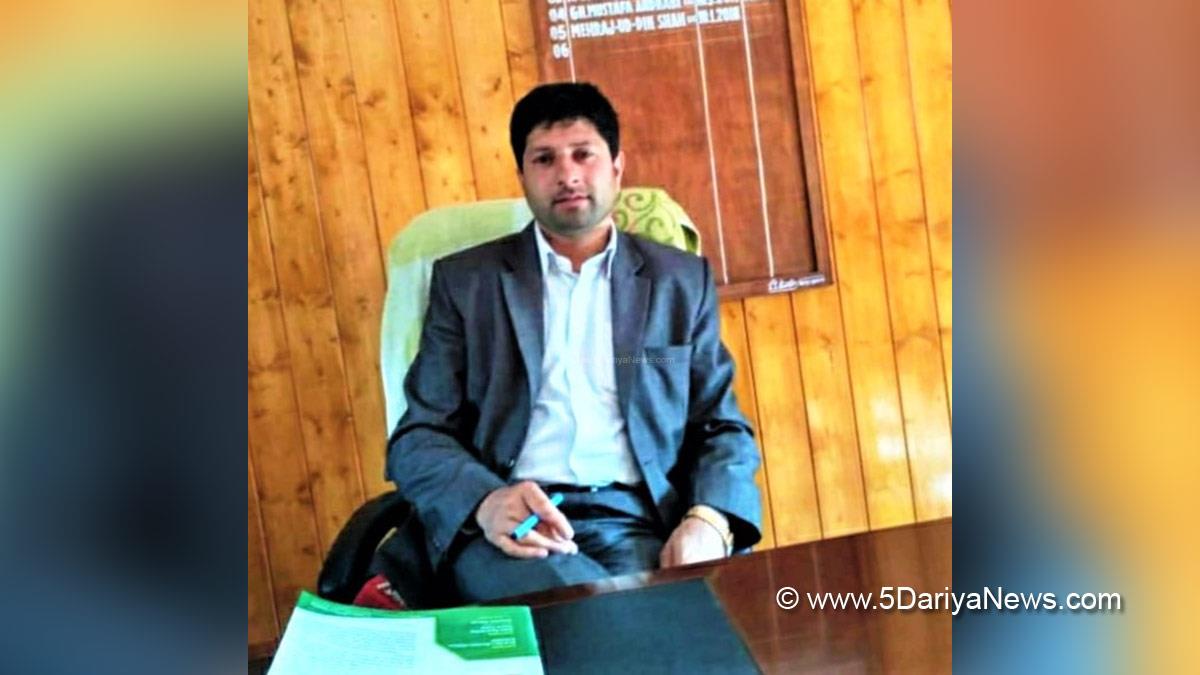 Ganderbal, Mehraj ud Din Shah, Additional Deputy Commissioner, ADC Ganderbal, Government Middle School, GMS Babadaryadin, Jammu And Kashmir, Jammu & Kashmir