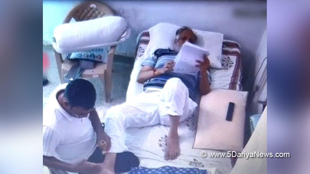 Satyendar Jain, AAp, Aam Aasmi Party, Satyendar Jain Case, Satyendar Jain Latest News, Satyendar Jain Controversy, Satyendar Jain Video, Satyendar Jain Tihar Jail, Satyendar Jain Jail, Satyendar Jain Jail Video