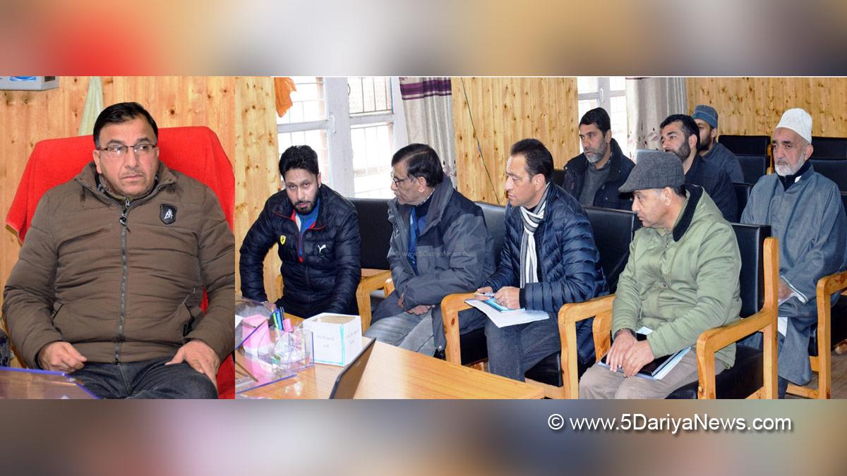 Pulwama, Additional District Development Commissioner Pulwama, Dr. Sheikh Abdul Aziz, District Level Committee, DLC, Pradhan Mantri Matsya Sampada Yojana, PMMSY, Jammu And Kashmir, Jammu & Kashmir