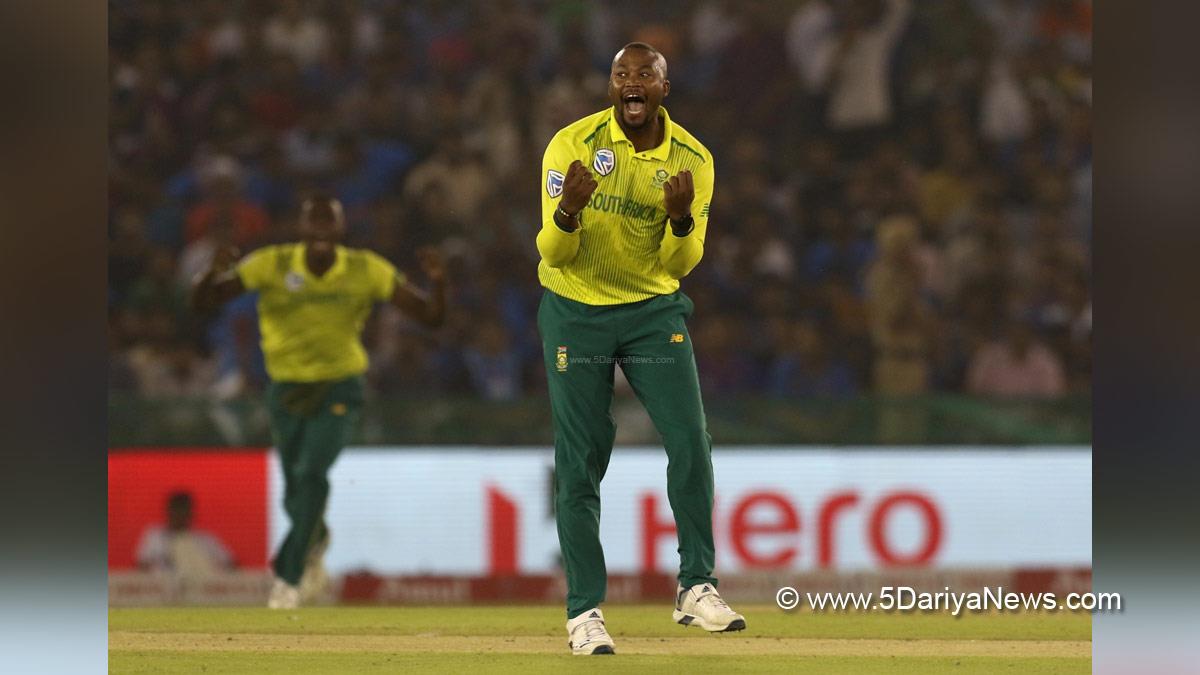 Sports News, Cricket, Cricketer, Player, Bowler, Batsman, SA20, Andile Phehlukwayo, Paarl Royals