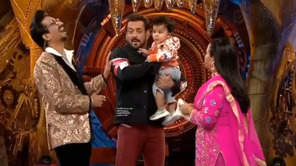TV, Bigg Boss Season 16, Bigg Boss 16, Bigg Boss, Bigg Boss 16 Updates, BB 16, BB16, BB 16 Updates, BB 16 News, BB 16 Today News, Bigg Boss 16 News, Bigg Boss 16 Today News, Bigg Boss 16 Update, Weekend Ka Vaar, Weekend Ka Vaar Updates, Weekend Ka Vaar Updates Salman Khan, Bharti Singh, Haarsh Limbachiyaa, Bharti Singh Haarsh Limbachiyaa, Bharti Singh Son, Bharti Singh Son Gola