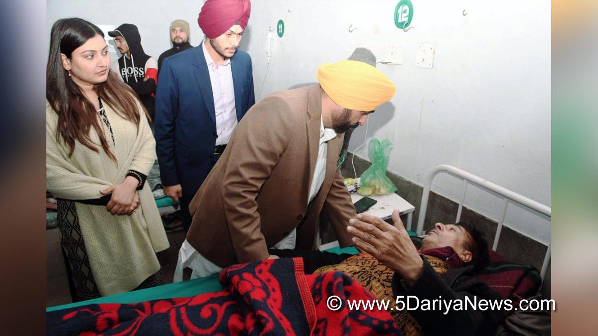 Complete Transformation Of Education, Health And Employment Sector On Cards: Bhagwant Mann CM Conducts Surprise Check At Health Centre In Kurali, Says No Dearth Of Fund For The Core Sectors Related To People   Kurali (SAS Nagar, Mohali)    Asserting that there is no dearth of funds for the welfare of the people, the Punjab Chief Minister Bhagwant Mann on Saturday announced complete transformation of Education, Health and Employment sector in the state.  The Chief Minister, who conducted a surpri