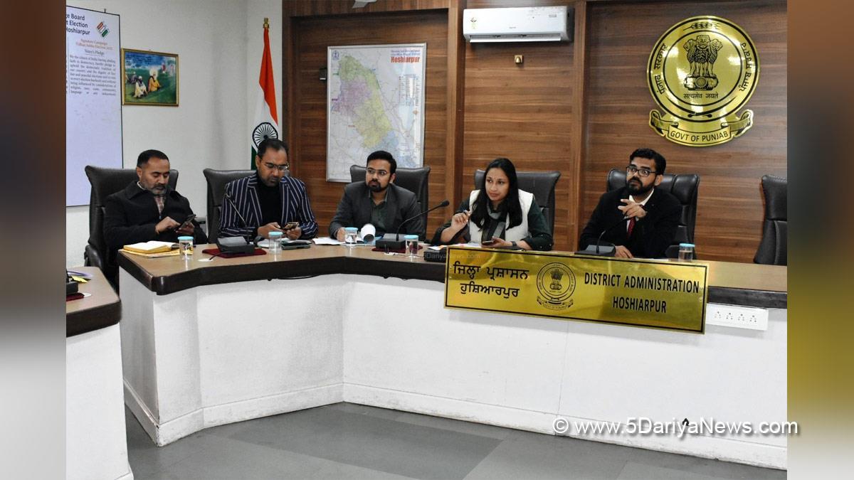 DC Hoshiarpur, Deputy Commissioner Hoshiarpur, Komal Mittal, Hoshiarpur, Keshav Hingonia, Mera Ghar Mere Naam, SWAMITVA