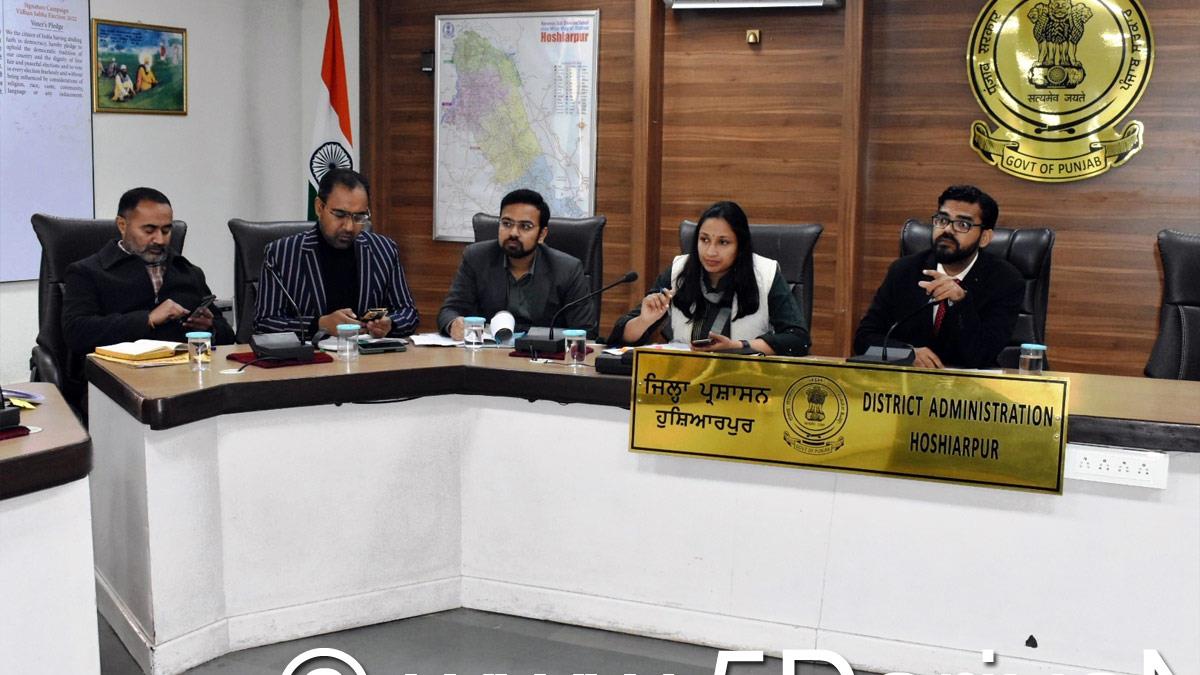 DC Hoshiarpur, Deputy Commissioner Hoshiarpur, Komal Mittal, Hoshiarpur, Keshav Hingonia, Mera Ghar Mere Naam, SWAMITVA