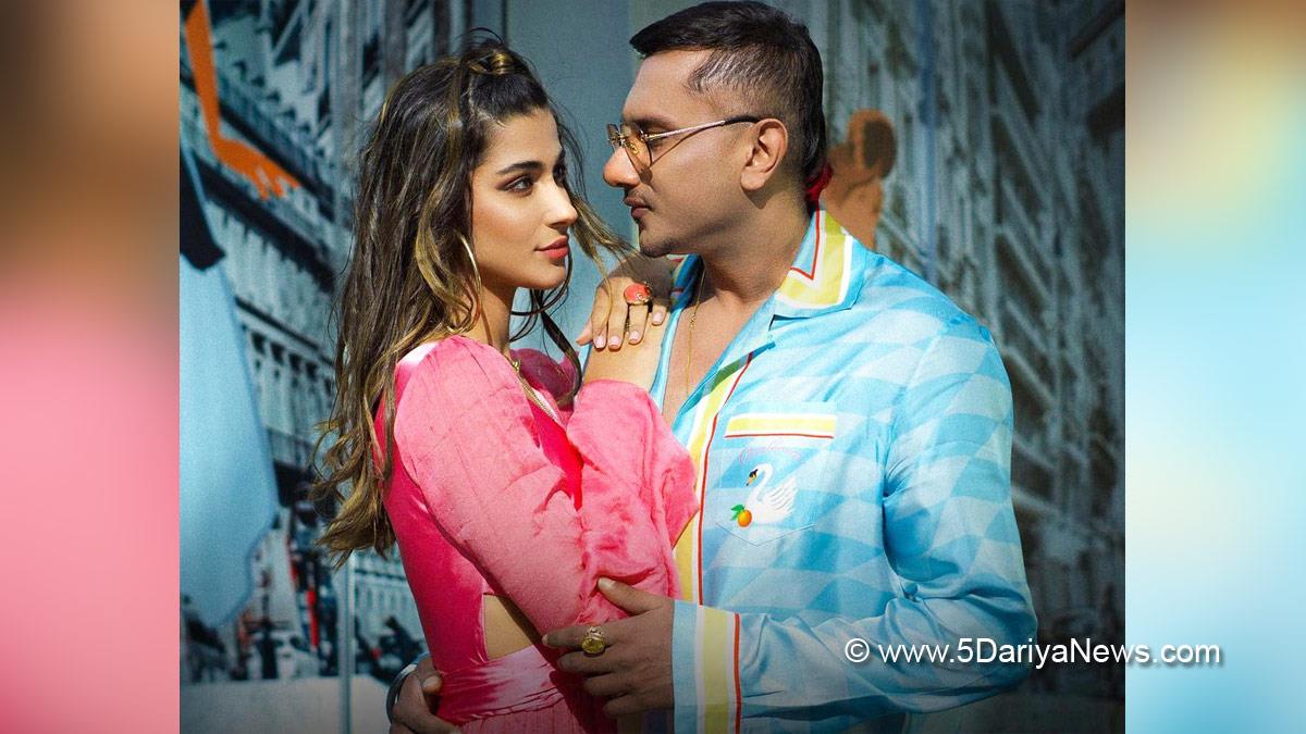 Music, Entertainment, Mumbai, Singer, Song, Mumbai News, Honey Singh, Hommie Dilliwala, Kanna Vich Waaliyan