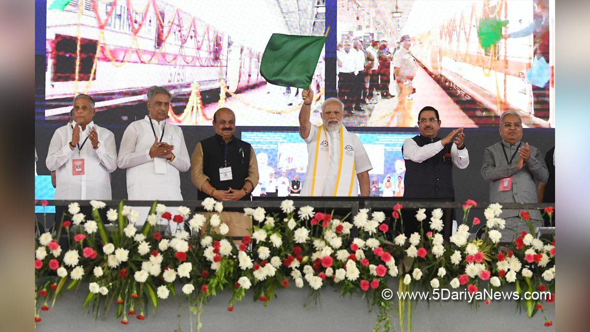Narendra Modi, Modi, BJP, Bharatiya Janata Party, Prime Minister of India, Prime Minister, Narendra Damodardas Modi, Mandya, Karnataka, Basavaraj Bommai, Nitin Gadkari, Pralhad Joshi