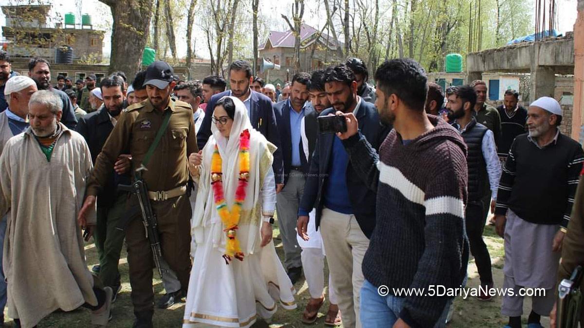 Dr Darakhshan Andrabi, Ramzan Cum Sufi Conference, Awaam Ki Awaaz, Srinagar, J&K Waqf Board, Faith Towards Brotherhood & Harmony, Srinagar, Kashmir, Jammu And Kashmir, Jammu & Kashmir