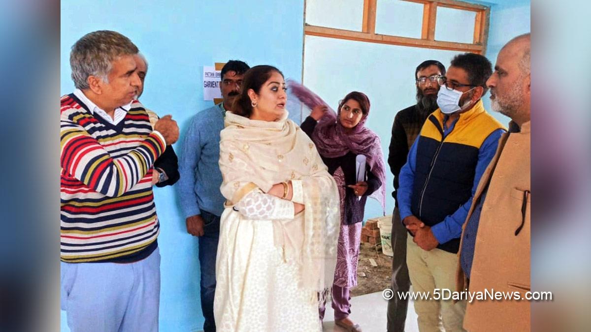Hina Bhat, Kashmir, Jammu And Kashmir, Jammu & Kashmir, Jammu, J&K Khadi Villages and Industries Board, JKKVIB, Dr.Hina Shafi Bhat, KVIB,Baramulla