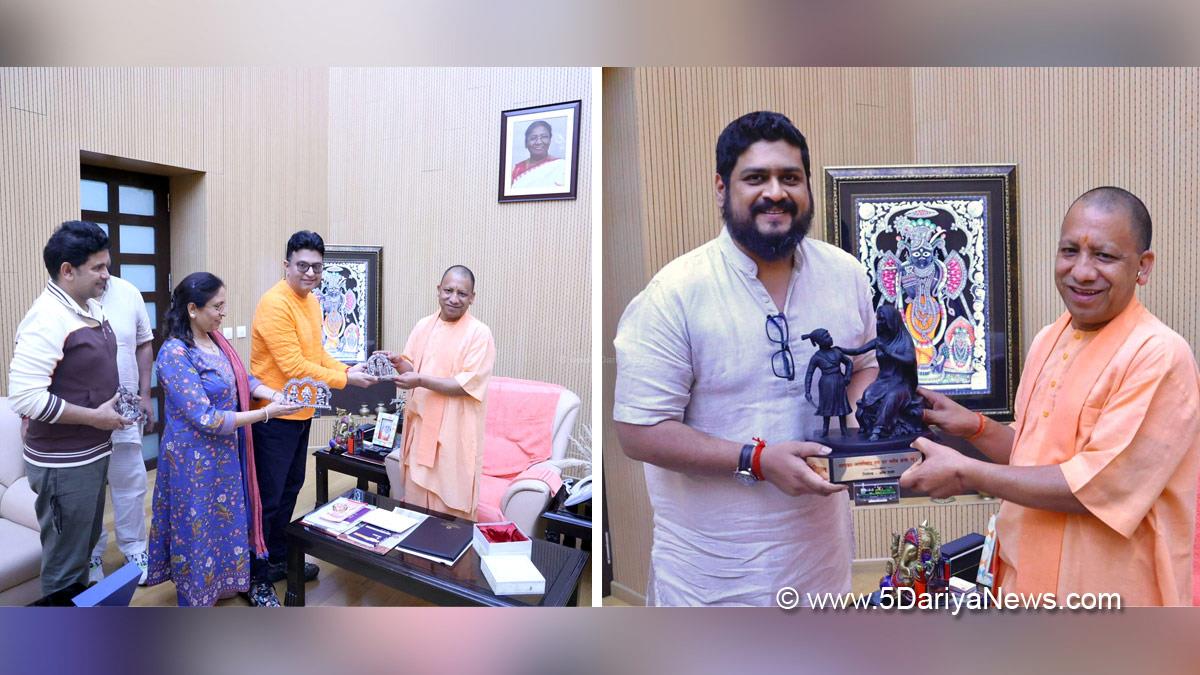 Bollywood, Entertainment, Mumbai, Actor, Cinema, Hindi Films, Movie, Mumbai News, Yogi Adityanath, Lucknow, Uttar Pradesh, BJP, Bharatiya Janata Party, Adipurush, Adipurush Movie, Om Raut, Director Om Raut, Adipurush Director Om Raut