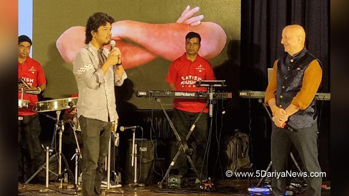 Bollywood, Music, Papon, Satish Kaushik, Satish Kaushik Birthday, Satish Kaushik Birth Anniversary, Anupam Kher, Satish Kaushik 67th Birth Anniversary 