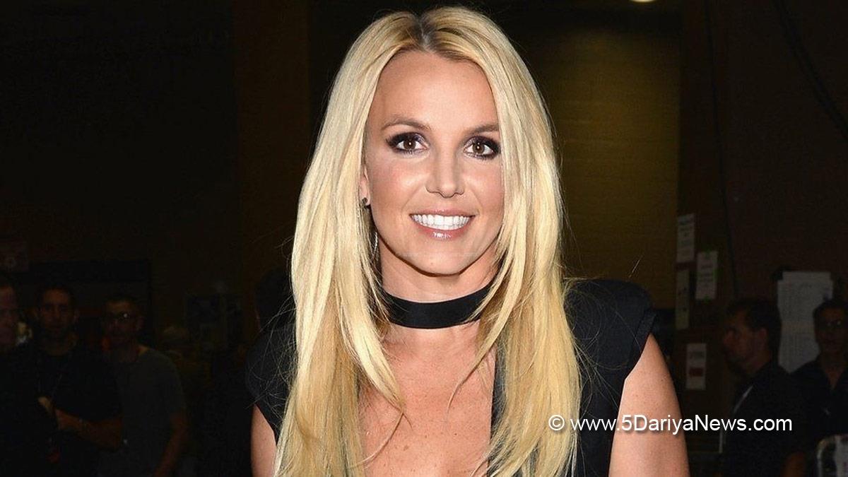Hollywood, Los Angeles, Actress, Actor, Cinema, Movie, Britney Spears, Britney Spears Autobiography